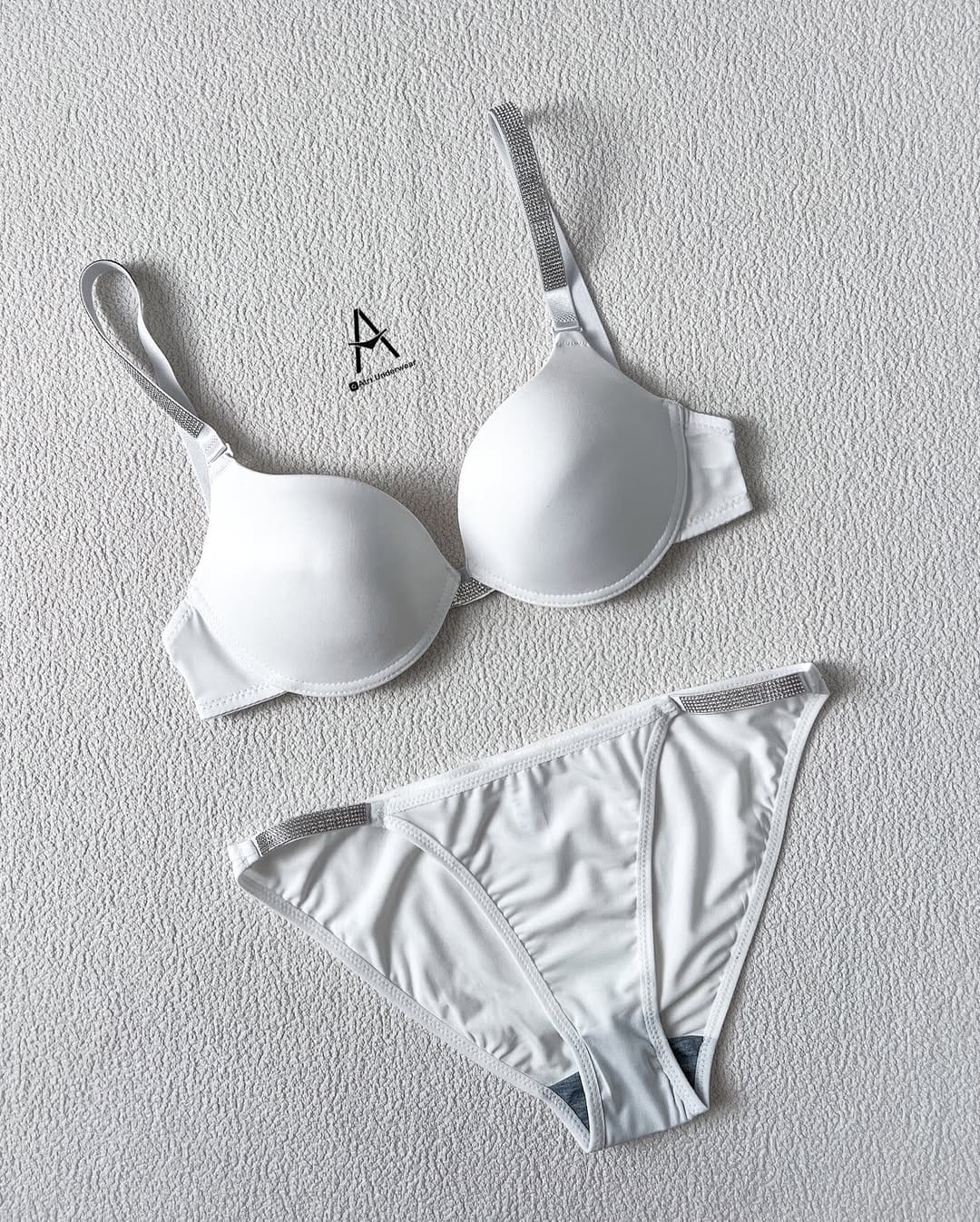 High Quality New Style Wired Rhinestone Straps Back Hook Adjustable Straps Bra & Panty Set 1012