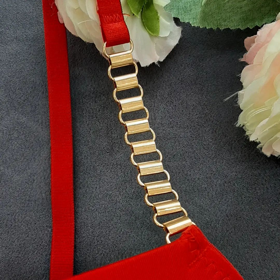 High Quality New Style Chain Straps Front Metal V buckel Bra & Panty Set 195