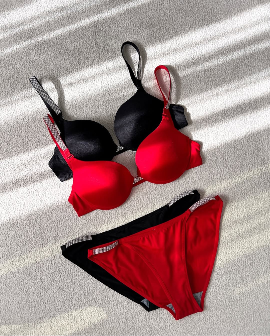 High Quality New Style Wired Rhinestone Straps Back Hook Adjustable Straps Bra & Panty Set 1012