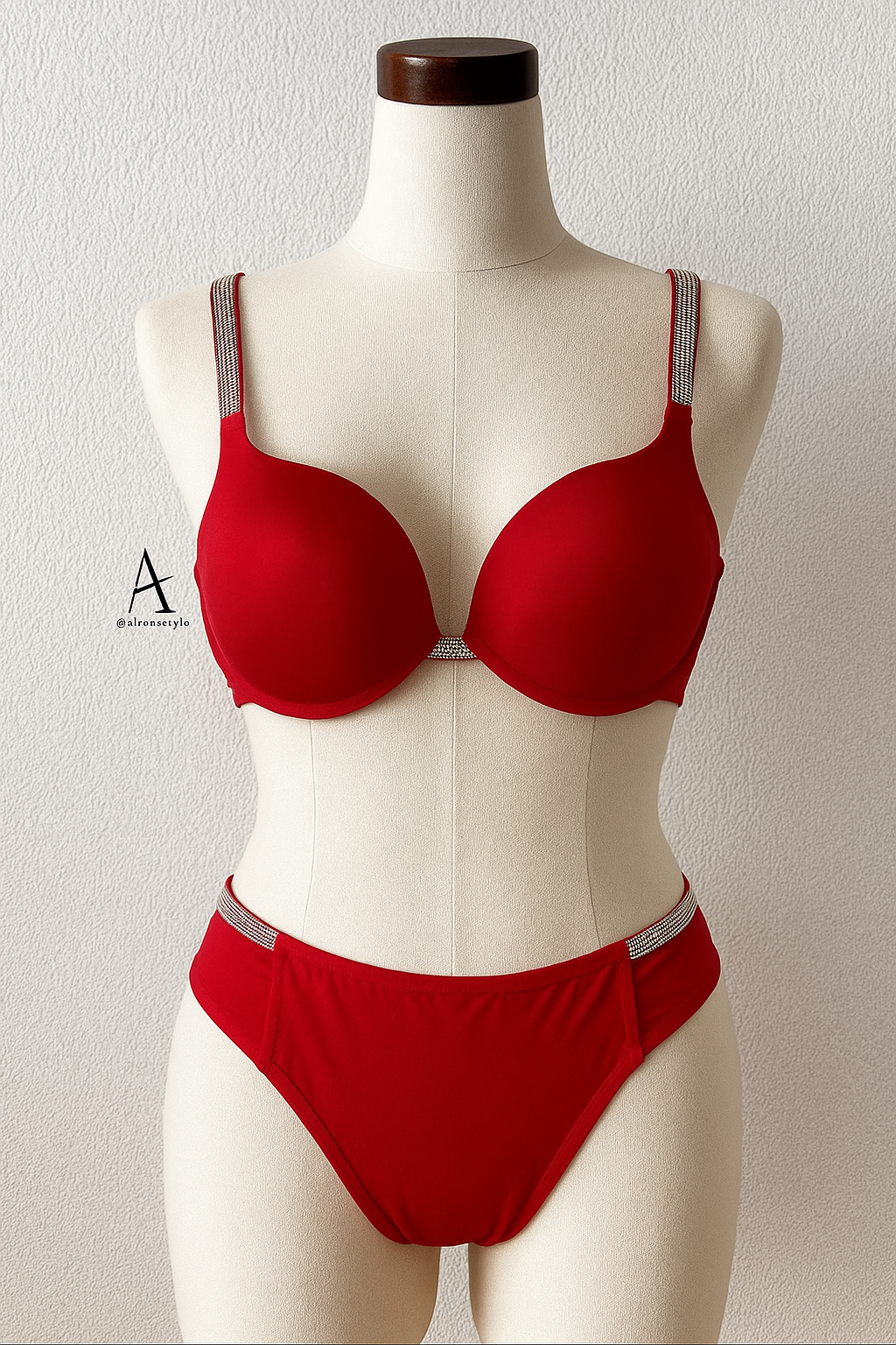 High Quality New Style Wired Rhinestone Straps Back Hook Adjustable Straps Bra & Panty Set E919